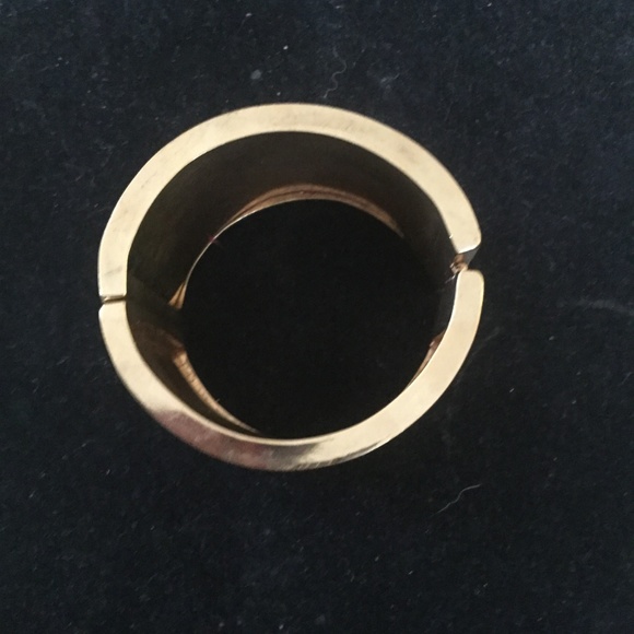 Kara Ross fuschia snakeskin patterned bracelet - Picture 4 of 6